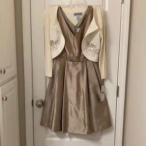 Jessica Howard taupe NWT dress with shrug included